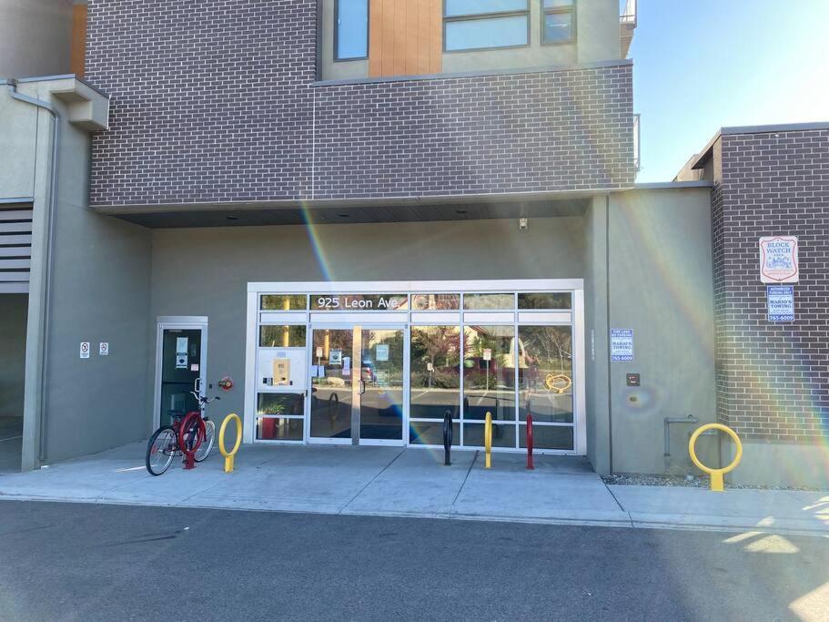 Modern And Cozy Courtyard View Apartment Kelowna Luaran gambar