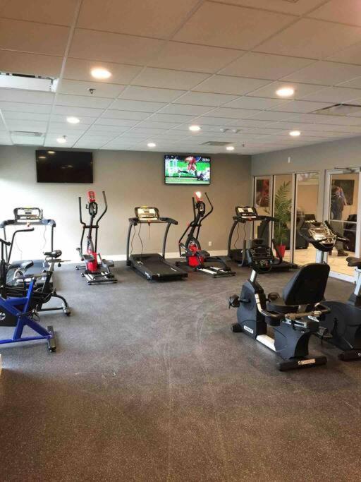 Modern And Cozy Courtyard View Apartment Kelowna Luaran gambar